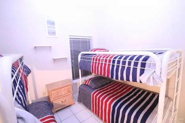 125 E Georgia Ruth DR #B202 South Padre Island, TX 78597