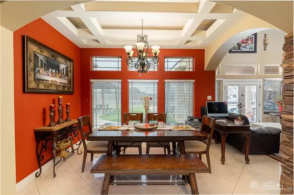 Edinburg, TX 78541,5048 Mile 8 RD