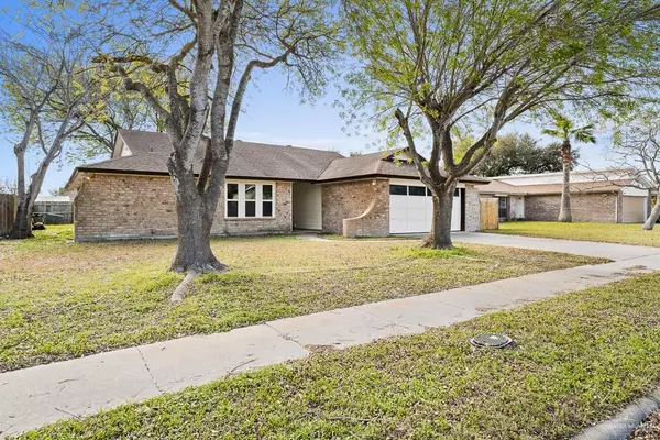 2332 Park Wood DR, Portland, TX 78374