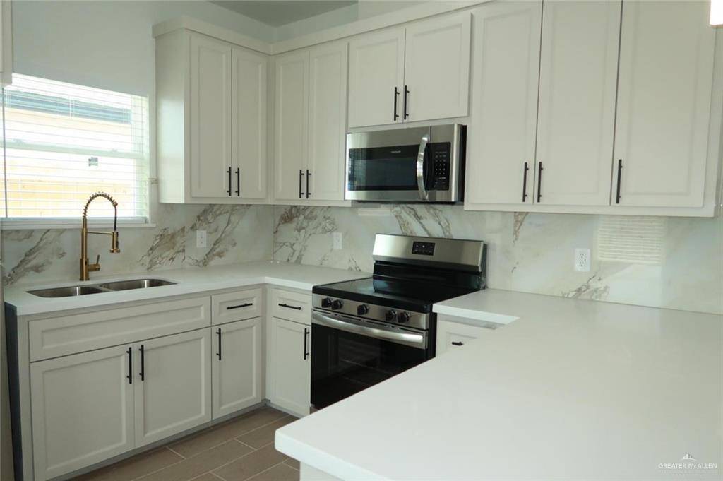 Mission, TX 78572,103 Cardinal ST #1