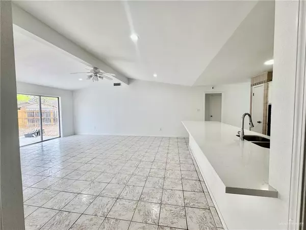 Mcallen, TX 78501,2916 N 1st ST