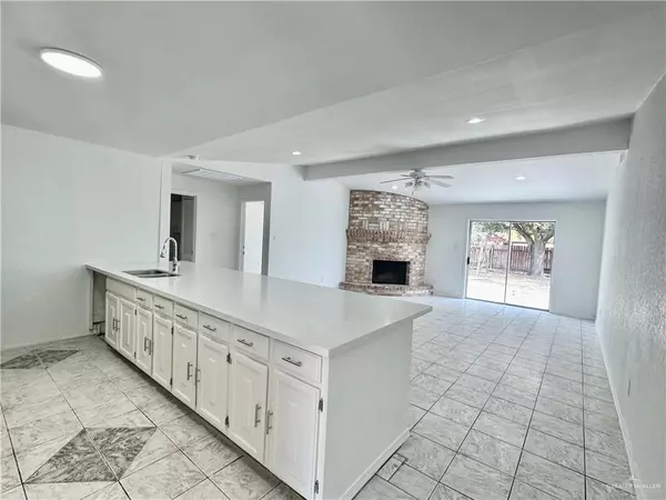 Mcallen, TX 78501,2916 N 1st ST