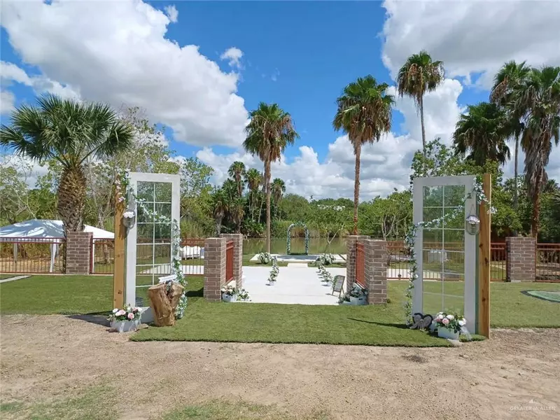 000 Paredes Line RD, Los Fresnos, TX 78566