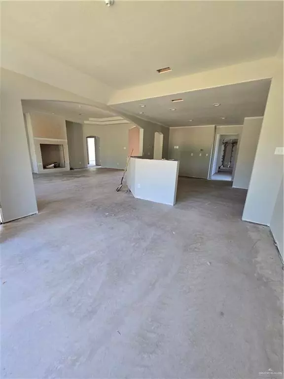 Rio Grande City, TX 78582,348 N Travis ST N