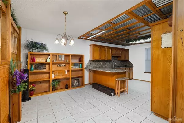 Mission, TX 78572,1016 Fairway DR