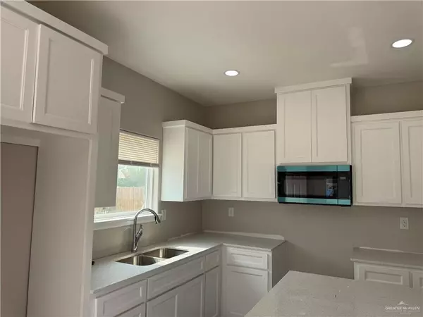 Edinburg, TX 78541,1604 N Canelo DR #2