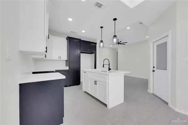 Elsa, TX 78543,345 Leon AVE