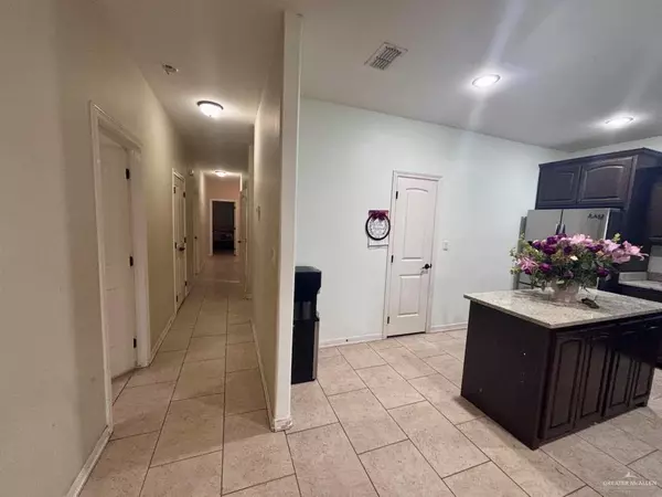 Mission, TX 78572,816 Leal ST