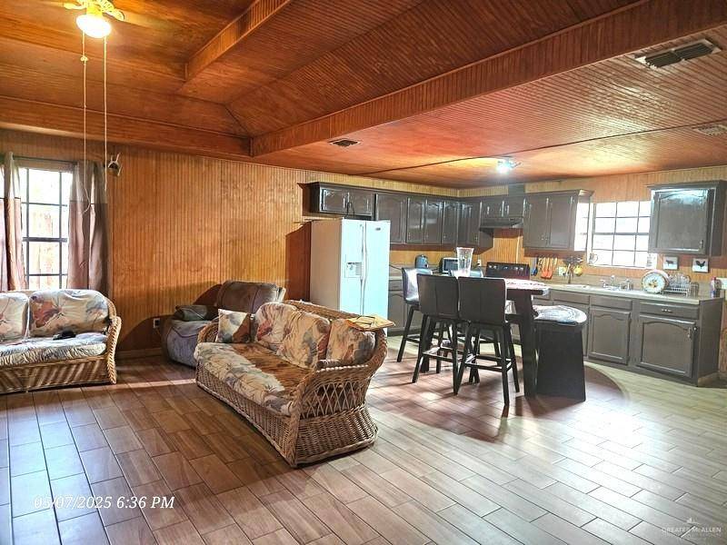 Donna, TX 78537,624 W Roosevelt RD