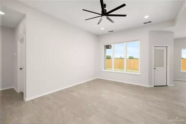Elsa, TX 78543,324 N Leon AVE