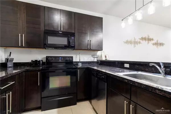 Mission, TX 78572,813 Travis ST #214