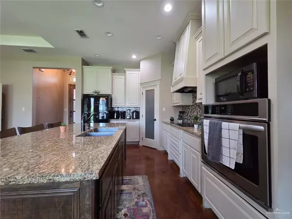 Harlingen, TX 78552,16637 W Barnes CT