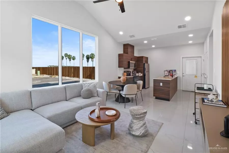 613 Coves LN #4, Weslaco, TX 78596