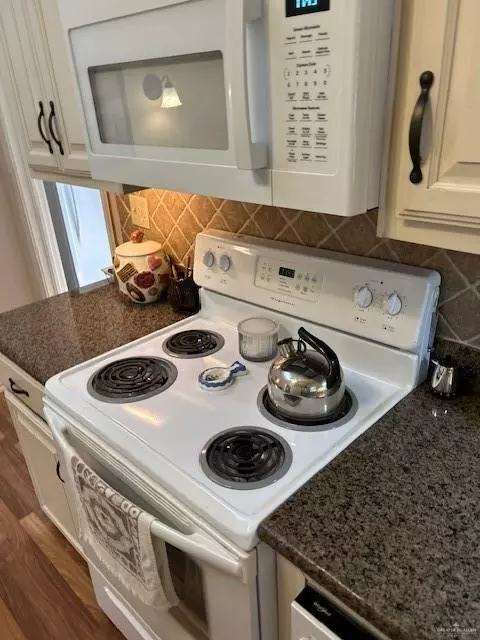 Raymondville, TX 78580,228 E Wood AVE