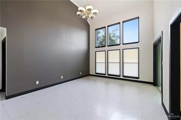 Mission, TX 78572,2018 Sabinal ST