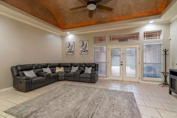 Edinburg, TX 78542,3831 Spicewood DR