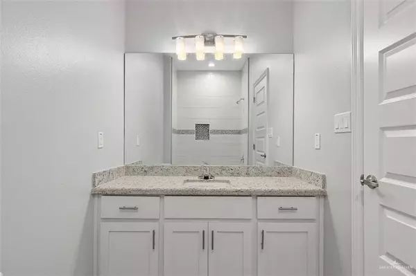 Weslaco, TX 78596,2104 Redbud LN #1