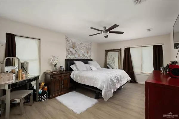 Mission, TX 78572,1611 W B ST