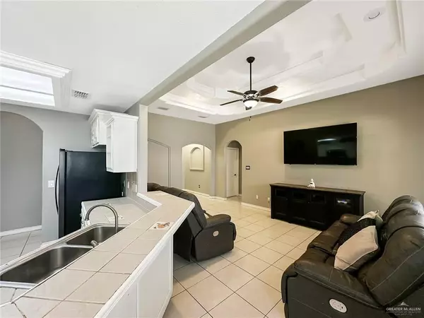 San Juan, TX 78589,700 Via Cantera DR