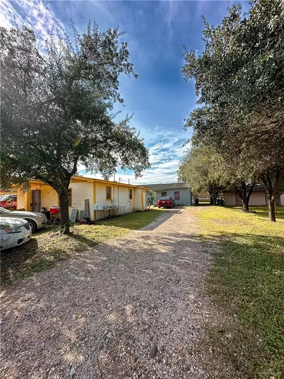 La Joya, TX 78560,233 W 4th ST