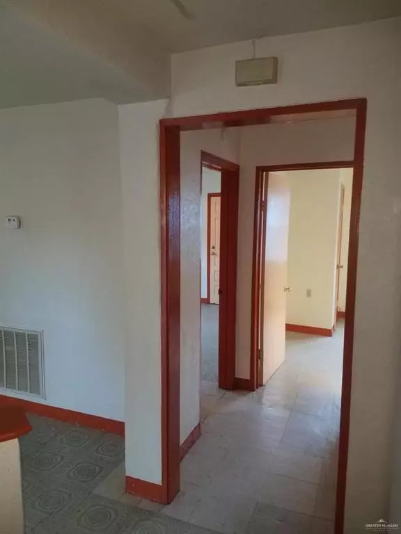 La Joya, TX 78560,233 W 4th ST