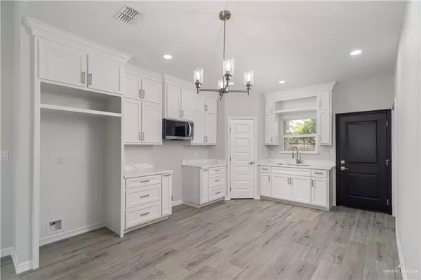 Donna, TX 78537,2122 Trinity ST