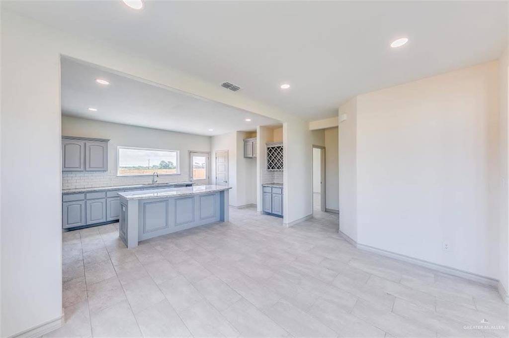 San Juan, TX 78589,401 Rio Red ST