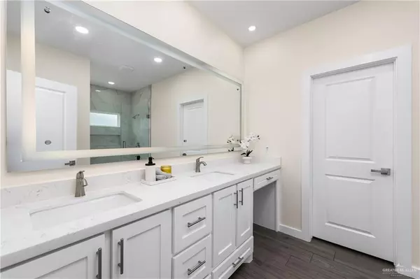 Weslaco, TX 78596,1510 Helen DR