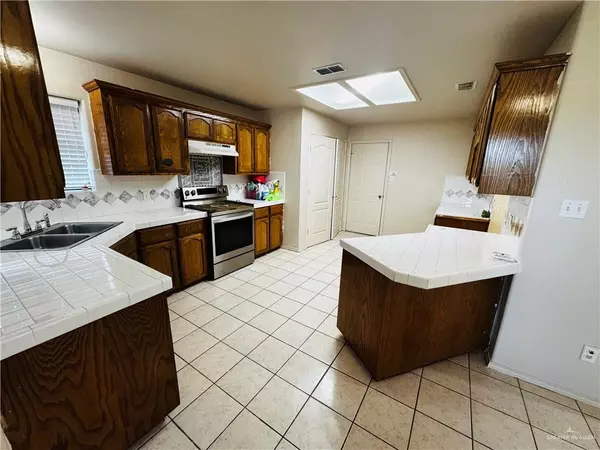 Edinburg, TX 78542,8635 Quietud ST