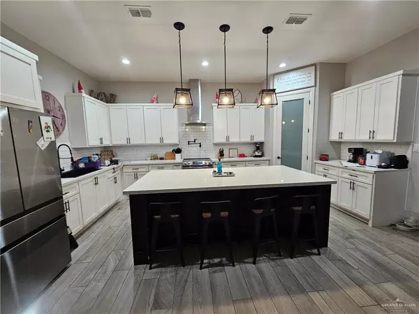 Weslaco, TX 78599,3005 Fletcher ST