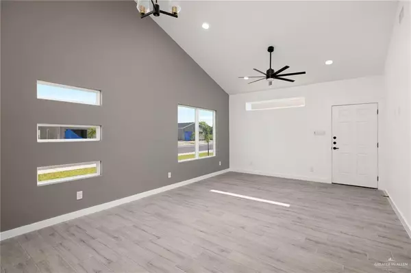 Weslaco, TX 78596,2609 Mockingbird #C