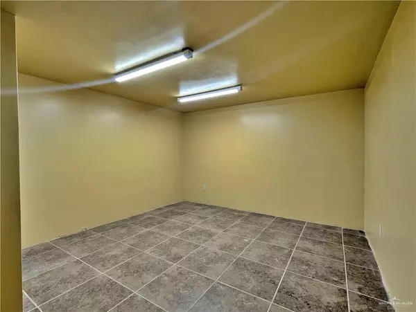 Mission, TX 78572,707 N Conway AVE