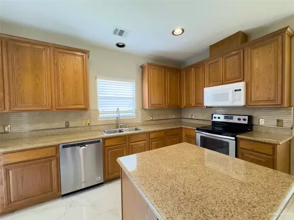 Mission, TX 78572,3402 San Sebastian ST