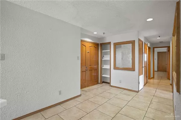 Mcallen, TX 78504,5321 N 10th ST #301