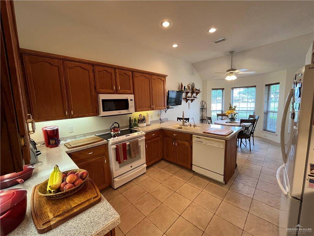 Alamo, TX 78516,233 Karen DR