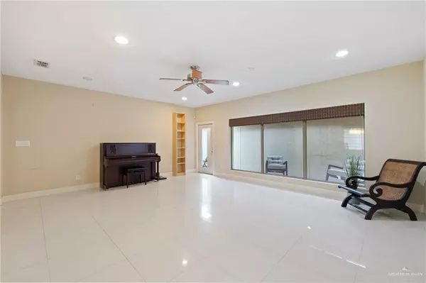 Mcallen, TX 78503,521 E Thornhill AVE