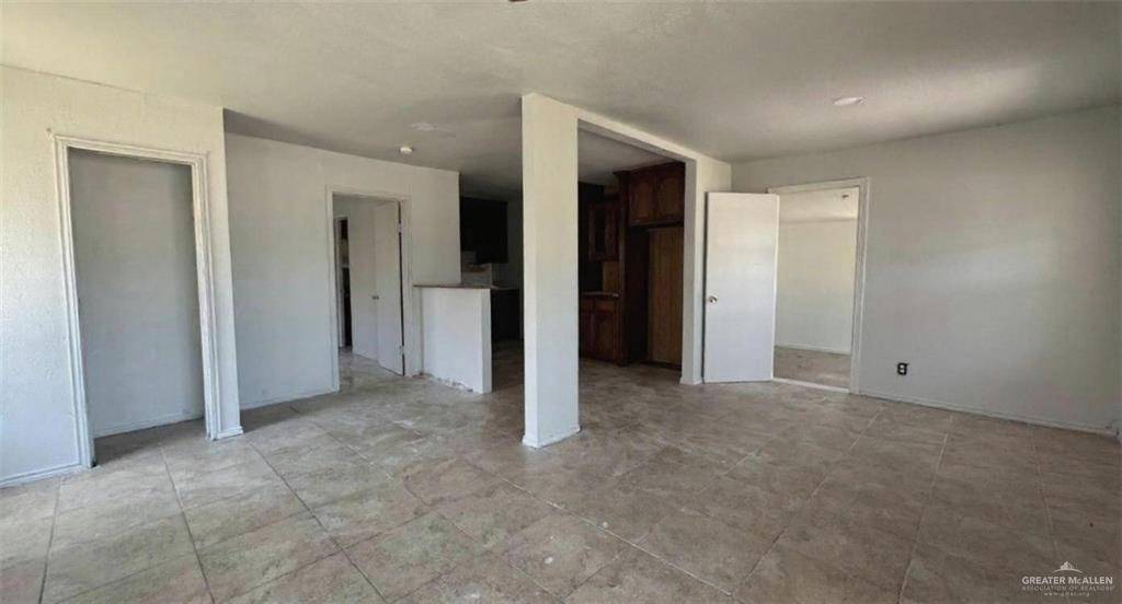 Mission, TX 78573,1002 W Hayes AVE