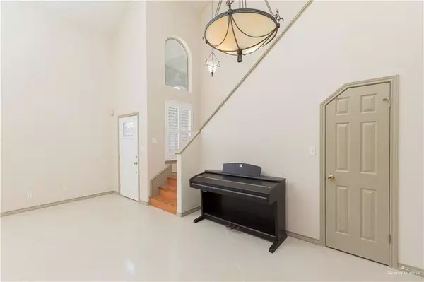 Mcallen, TX 78501,2401 N I ST