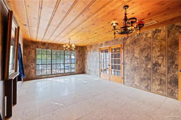 Rio Grande City, TX 78582,700 N East ST