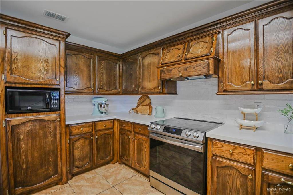 Edinburg, TX 78541,315 Oregano ST