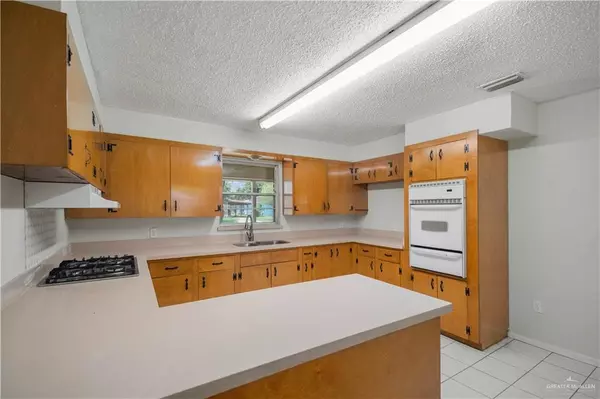 Elsa, TX 78543,206 E Ricky Crossland AVE