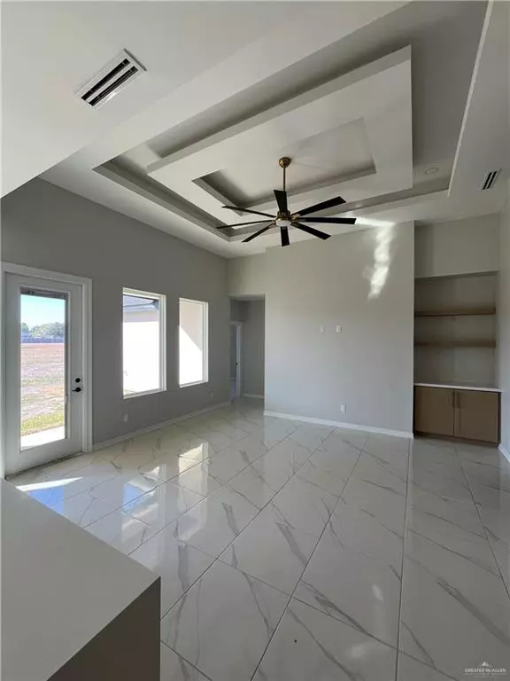 Alamo, TX 78516,421 Serg LOOP