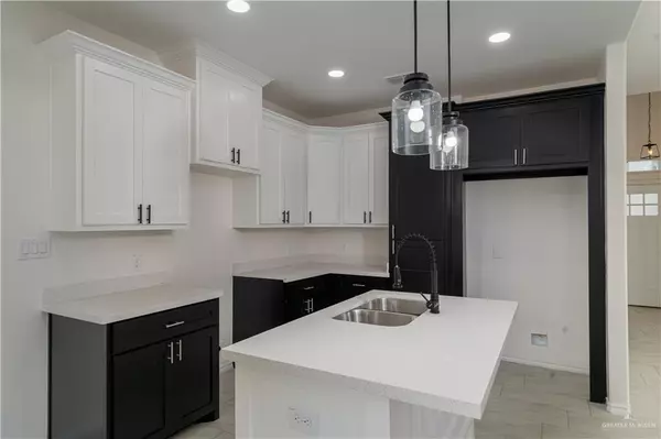 Elsa, TX 78543,328 N Leon AVE