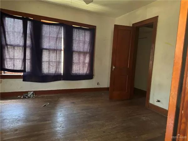 Weslaco, TX 78596,800 S Kansas AVE