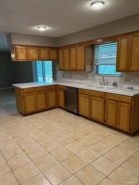 Mcallen, TX 78501,1208 Wisteria AVE