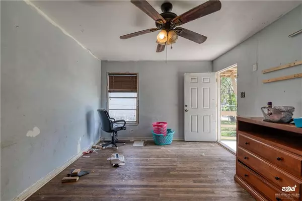 Mercedes, TX 78570,1242 S Missouri AVE