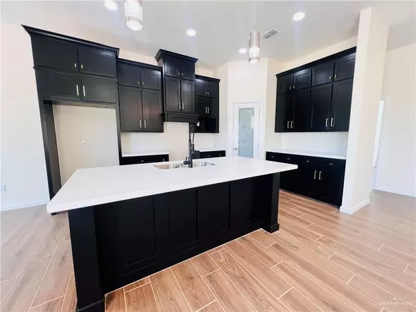 Weslaco, TX 78599,5525 Jay LN