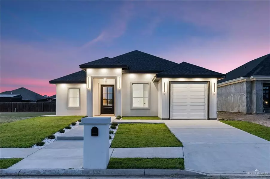 208 Paradise ST, Rio Grande City, TX 78582