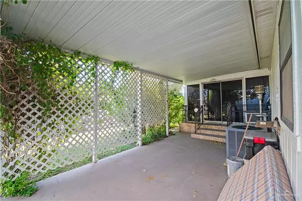 Alamo, TX 78516,335 Queen Palm ST