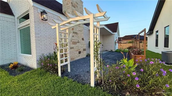 San Juan, TX 78589,1208 E Acacia DR